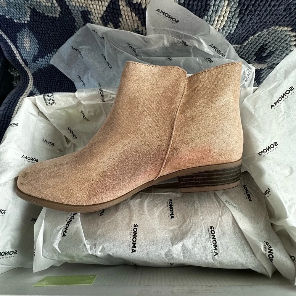 👢 NWT Sonoma Goods For Life Osmona Girls Ankle Boots Size 6 Rose Gold